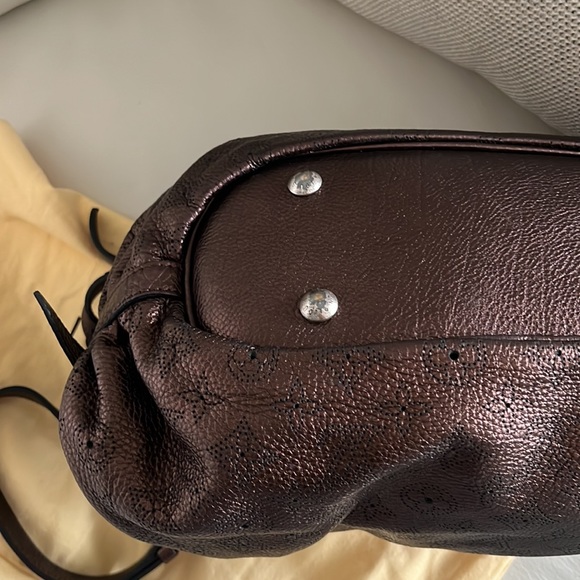 Louis Vuitton Mahina XS Shoulder Bag Mordre - Picture 10 of 16